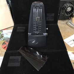 Nice Beyer Metronome - Wind Up - With Timer/Bell? - Smoked Cover - Music Must