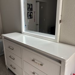White LED 6- Drawer Dresser 