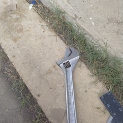 13 In  Cresent Wrench