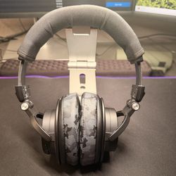 Audio-Technica ATH-M50x Bluetooth Over-Ear Headphones Black/Gray Camouflage