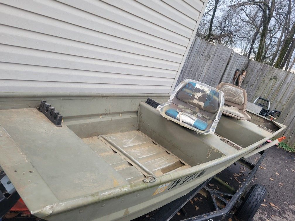 Tracker 12 Flat Bottom Boat