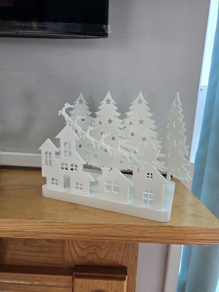 3D Printed Santa And Reindeer on Top Of The House!!!