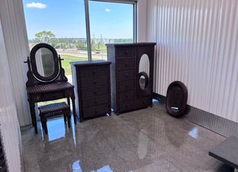 Beautiful Dark Brown Wicker Bedroom Set in Great Condition for Sale 🚨🚨🚨