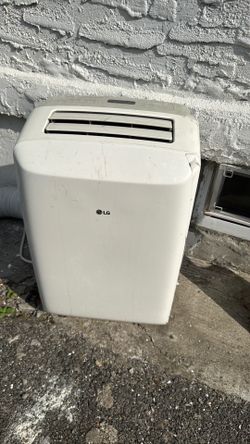 Portable LG air conditioner with remote