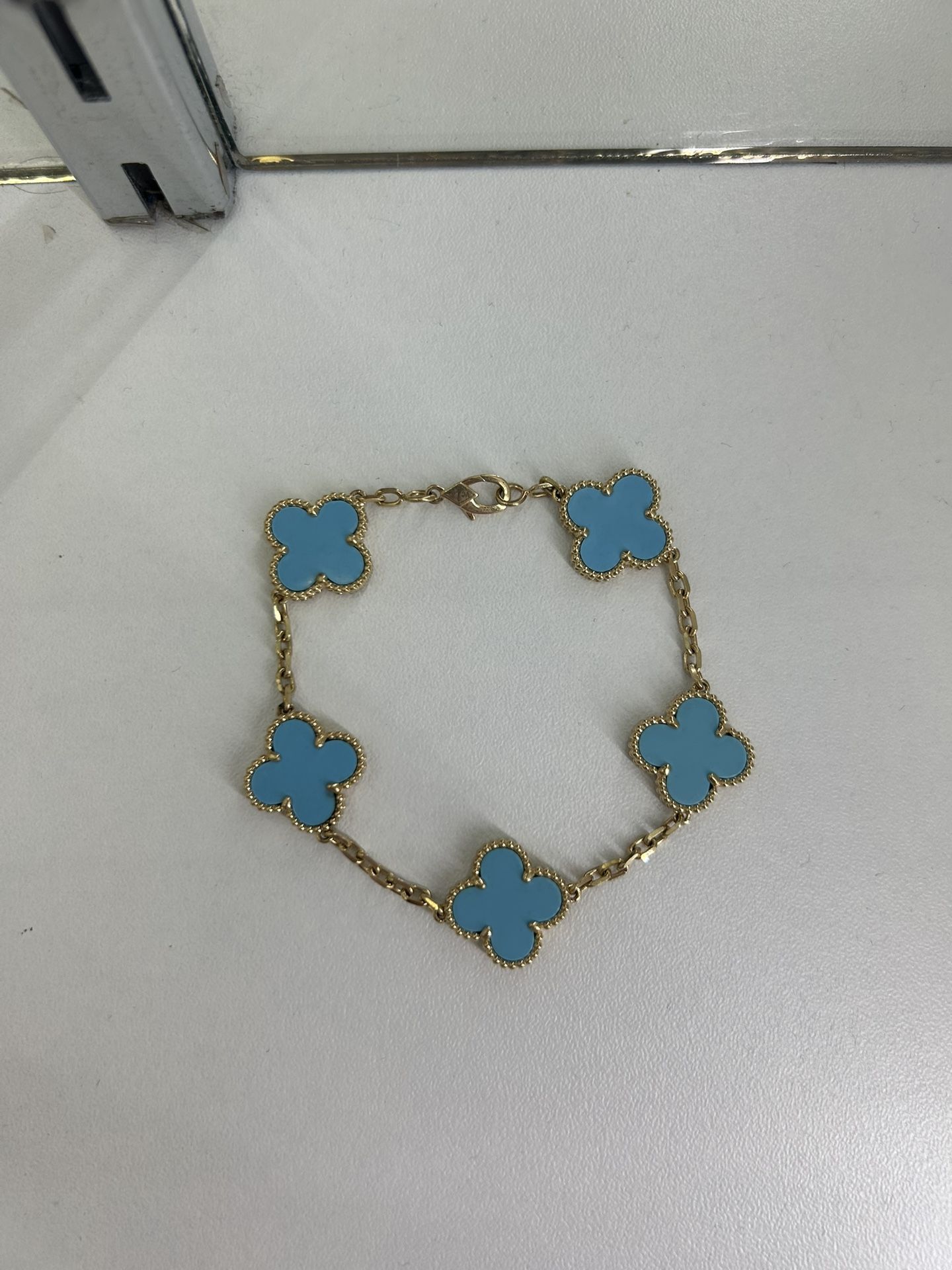 Van Cleef Bracelet 1:1 real 18kt gold  comes as a full set box card serial and VC stamped Light blue 18kt gold yellow gold