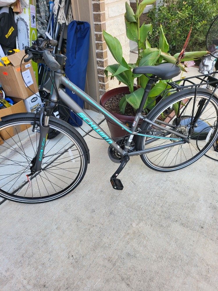 Schwinn Network 6c Hybrid Bike Reg Price 450 Brand New