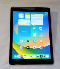 Very Nice APPLE iPad 5 32GB WIFI PLUS 4G CELLULAR UNLOCKED