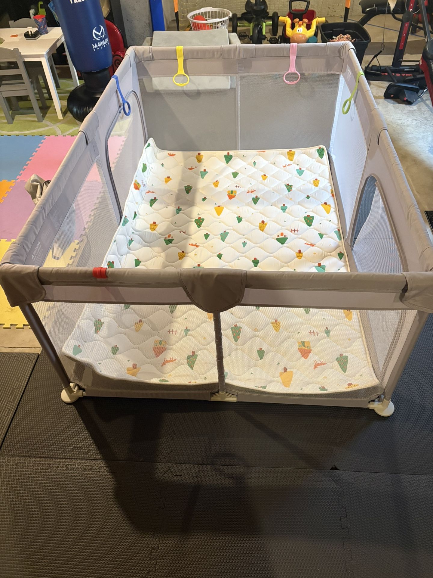Baby playpen