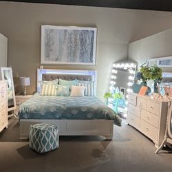 White 4PC King Bedroom Set
