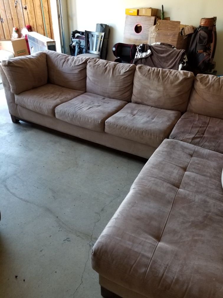 Sectional Sofa with throw pillows