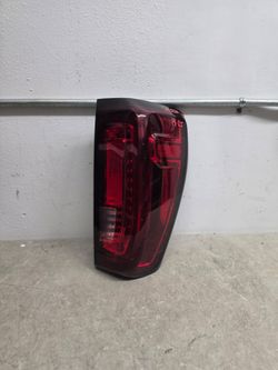 Right tail light gmc sierra 2019 2020 2021 2022 2023 2024 2025 2026