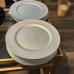 30 Silver Plastic Charger Plates 13”