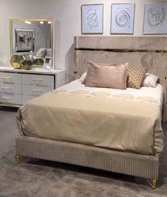 Bedroom Set 3 Pcs NEW Set White And Gold