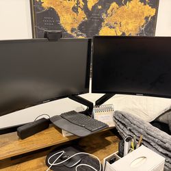 Two Samsung 24” Curved Monitor (CF396) – Full HD, HDMI