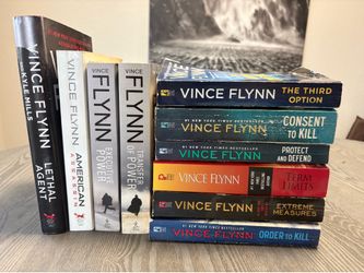Bundle of 10 novels (Author: Vince Flynn)
