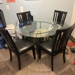 Dining Table & Chairs