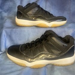 Air Jordan 11 (Size Men’s 6/Women’s 7.5)