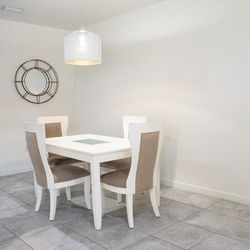 Modern White Dining Set – 4 Chairs – Excellent Condition – Priced to Sell!