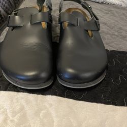 Birkenstocks, black size 8 1/2 Men