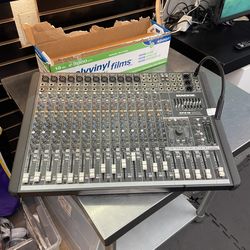Mackie 16 Channel Sound Mixer 199854