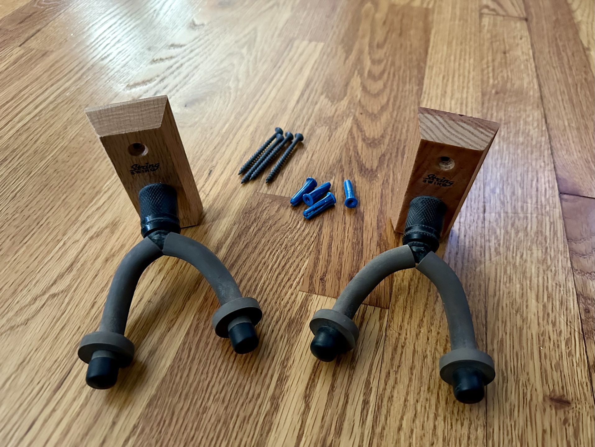 2 x String Swing Guitar Keeper Wall Mount Guitar Hanger