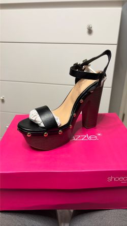 Black And Gold Heels