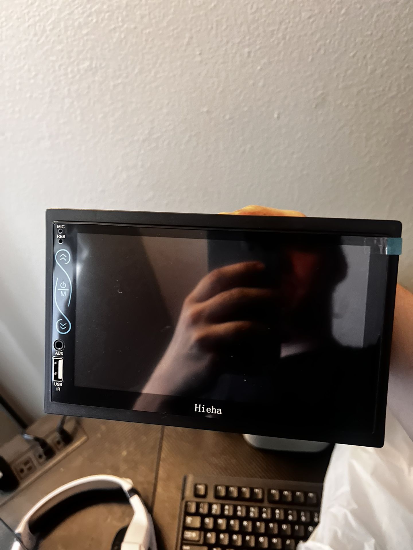 Car radio with bluetooth and apps