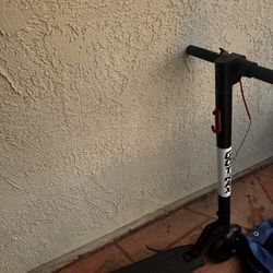 gotrax eletric scooter READ DESCRIPTION!!