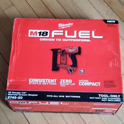 Milwaukee M18 Fuel Engrapadora NUEVA!!!! Milwaukee M18 Fuel Narrow Crown Stapler NEW!!!!