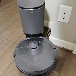 Ecovacs DEEBOT OZMO T8+