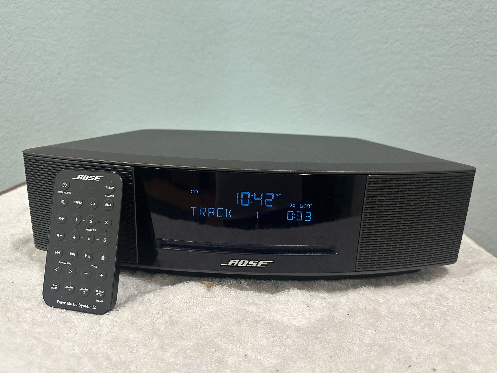 Bose Wave Music System IV Radio/Alarm/CD Player with Remote. 