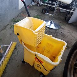 Mop bucket