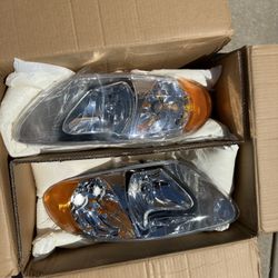 New Dodge Caravan Town & Country Headlights 