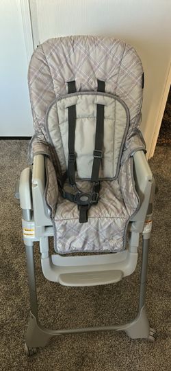 Baby Trend High Chair with 5-Point Harness
