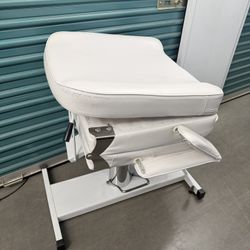 Esthetician/ Spa Bed