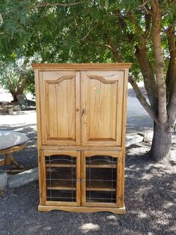 Entertainment center