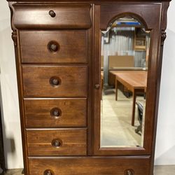 Beautiful Broyhill Wardrobe Dresser