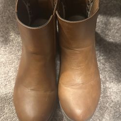 Chelsey Boots Size 8