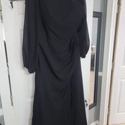 16W/18W Black Dress