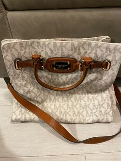 Michael Kors Authentic Bag and Matching Wallet