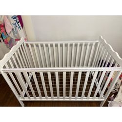 Convertible White Baby Crib
