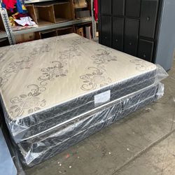 King Size Set Deluxe Brand New $259
