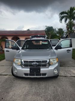Ford escape limited 2011  sliver