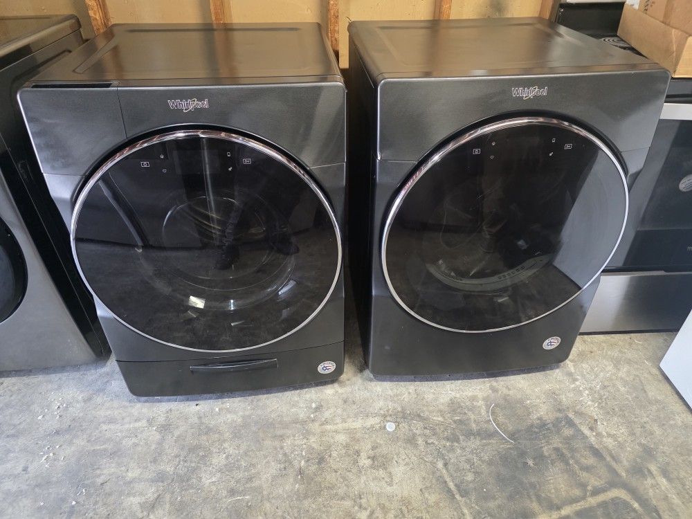 SET WHIRLPOOL WHASER AND GAS DRYER NEW