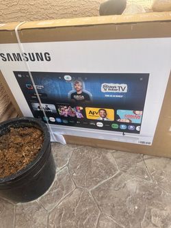 Samsung Smart TV in Box