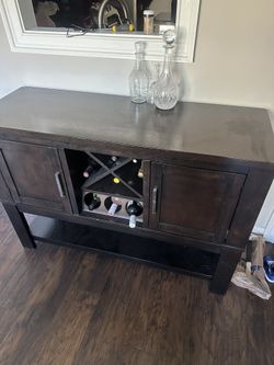 Wine Bar/Cabinet