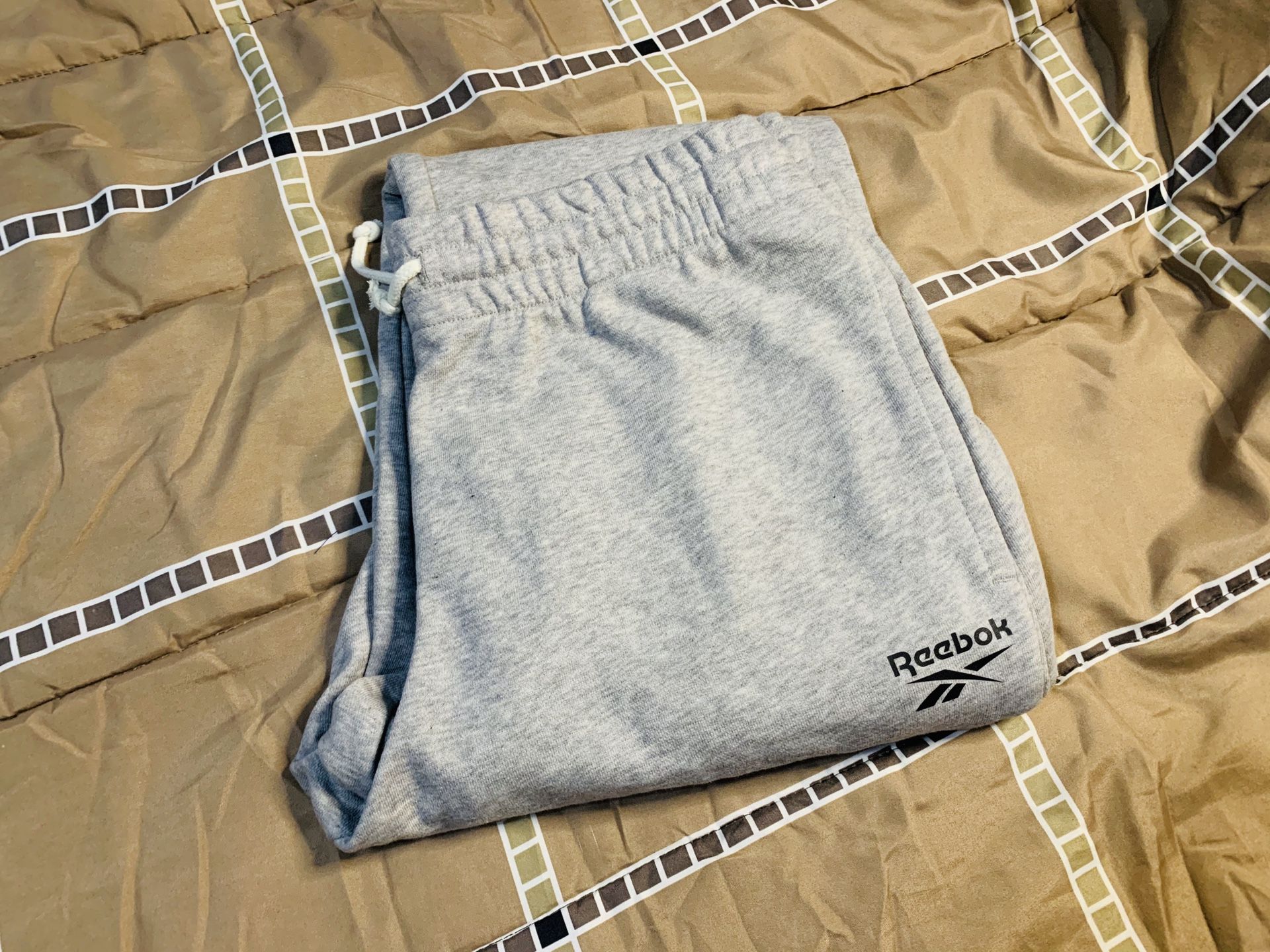 Reebok sweatpants size M