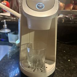 Keurig K 200 Coffee Maker