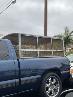 Fruit vendor cage