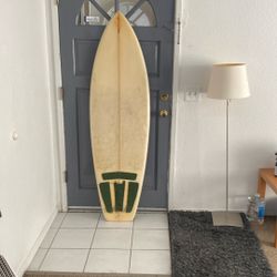 SURFBOARD 5’ 1/2